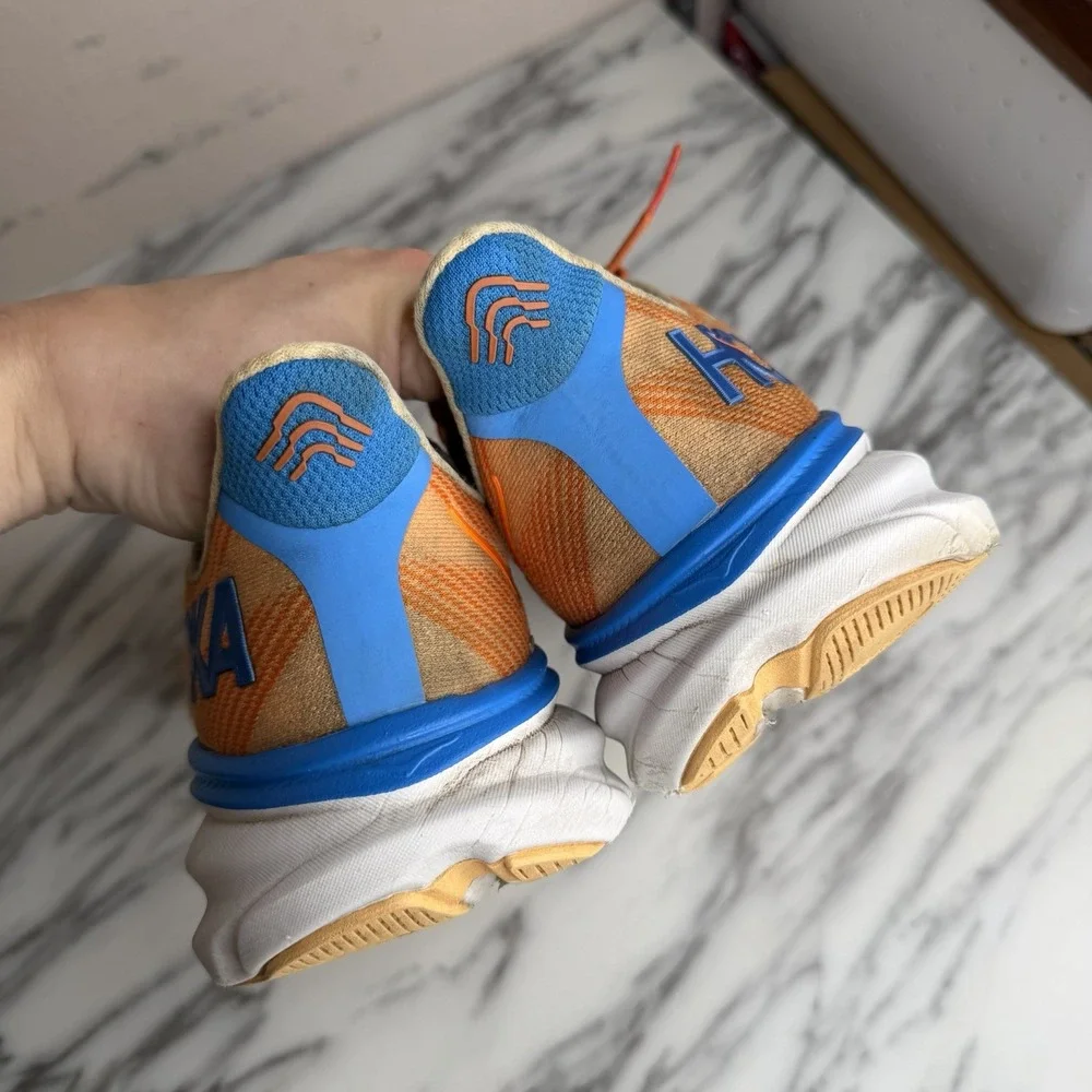Hoka One One hoka one
